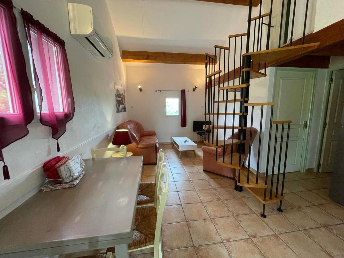 Village De Gites Mas De La Bastide ジョワイユーズ エクステリア 写真